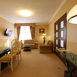 navariya-nova.hotelslviv.net/